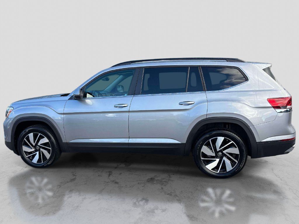 Used 2026 Volkswagen Atlas SE AWD/4WD image 2