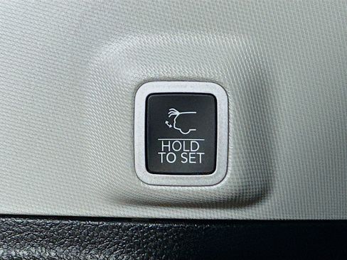 Used 2023 Jeep Grand Cherokee Laredo w/ Luxury Tech Group I image 29