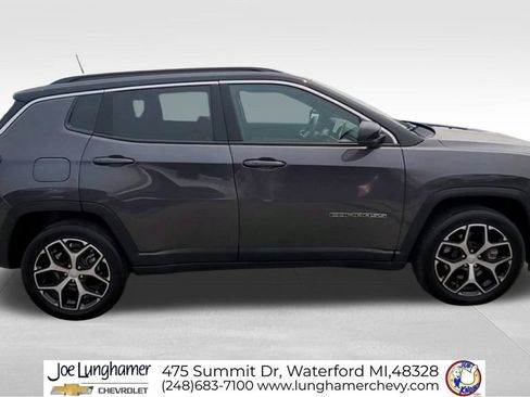 Used 2024 Jeep Compass Limited AWD/4WD image 9