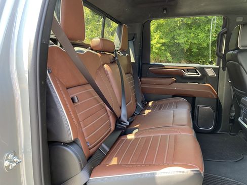 Used 2025 GMC Sierra 2500 Denali Ultimate AWD/4WD image 40