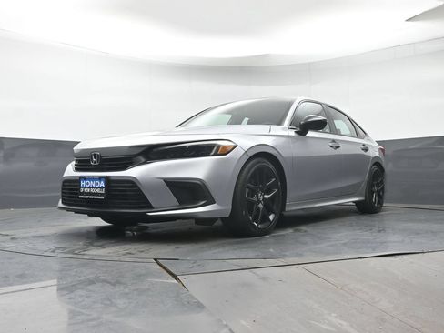 Used 2023 Honda Civic Sport image 22