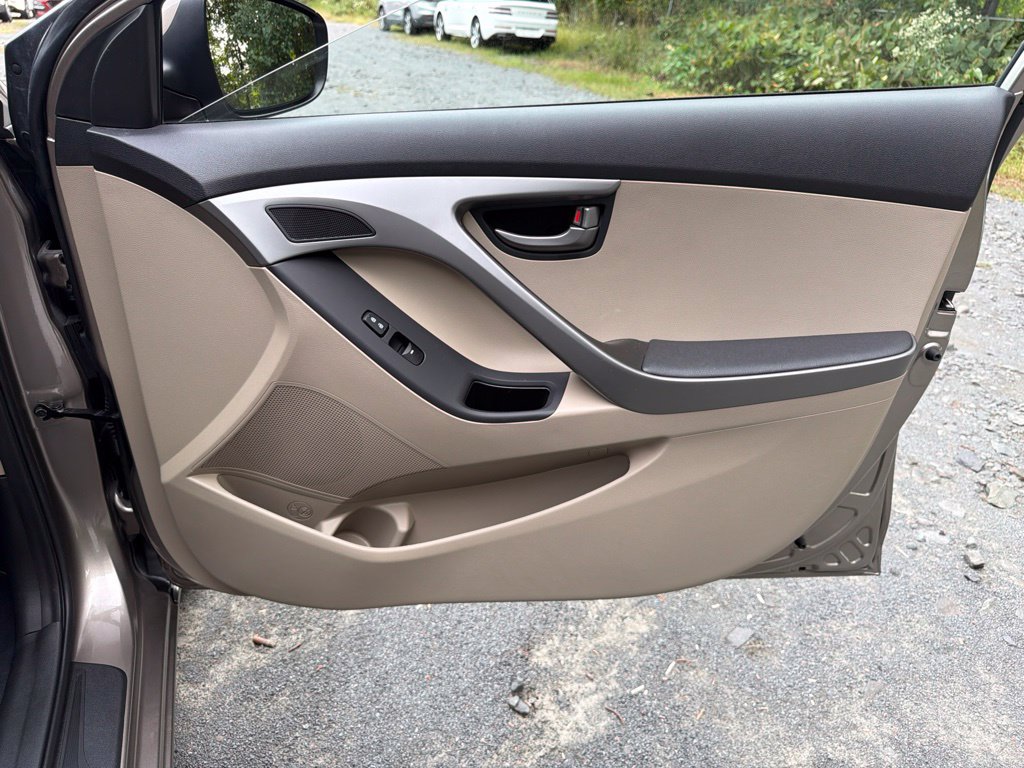 Used 2016 Hyundai Elantra SE FWD image 10