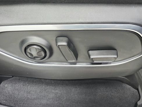 Used 2024 Jeep Wagoneer Series III w/ Premium Group I AWD/4WD image 45
