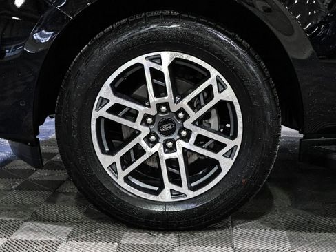 Certified 2025 Ford Expedition Active image 21