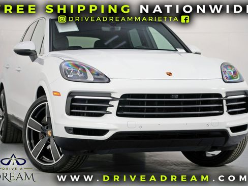 Used 2023 Porsche Cayenne w/ Premium Package image 2