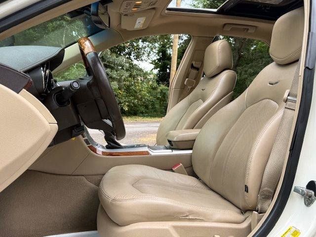 Used 2012 Cadillac CTS Luxury RWD image 7
