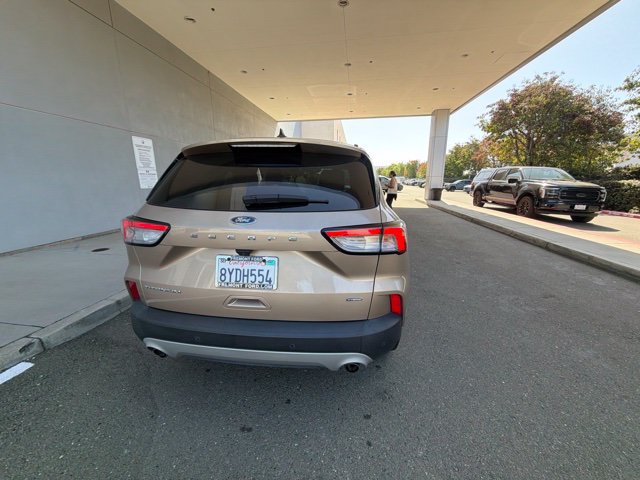 Used 2021 Ford Escape Titanium FWD image 4