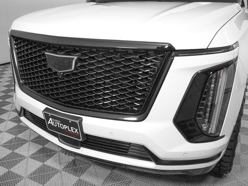Used 2026 Cadillac Escalade Sport w/ Touring Package AWD/4WD image 32