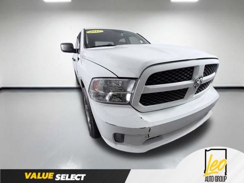 Used 2017 RAM 1500 Express AWD/4WD image 8