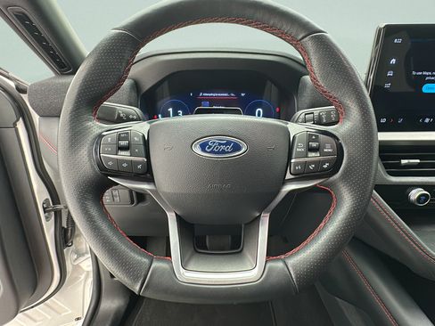 Used 2025 Ford Explorer ST-Line w/ ST-Line Street Pack AWD/4WD image 15