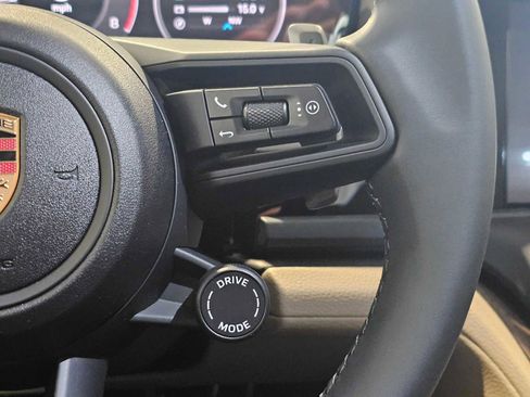 New 2025 Porsche Panamera 4 image 27