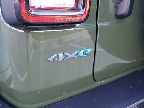 Used 2024 Jeep Wrangler Unlimited AWD/4WD image 9