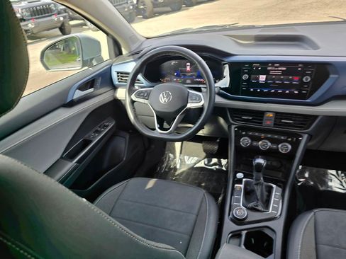 Used 2024 Volkswagen Taos SE AWD/4WD image 33