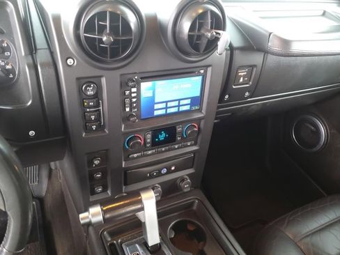 Used 2005 HUMMER H2 SUT w/ Preferred Equipment Group image 17