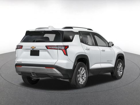 Used 2025 Chevrolet Equinox LT FWD image 2