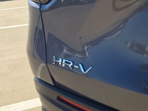 Used 2025 Honda HR-V LX image 11