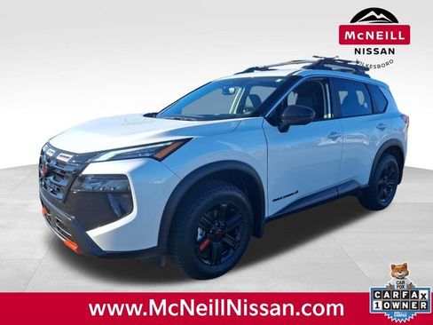 Used 2025 Nissan Rogue SV w/ Rock Creek Premium Package image 4