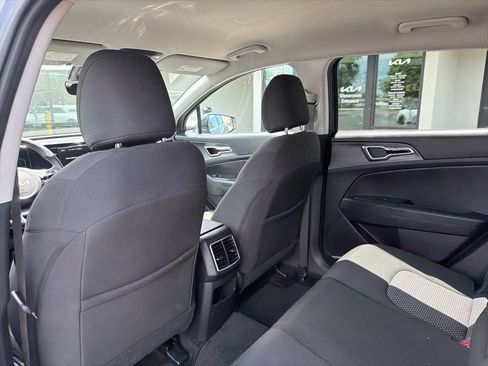 Used 2025 Kia Sportage LX AWD/4WD image 19