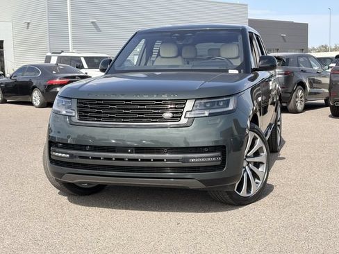 Used 2023 Land Rover Range Rover SE AWD/4WD image 3