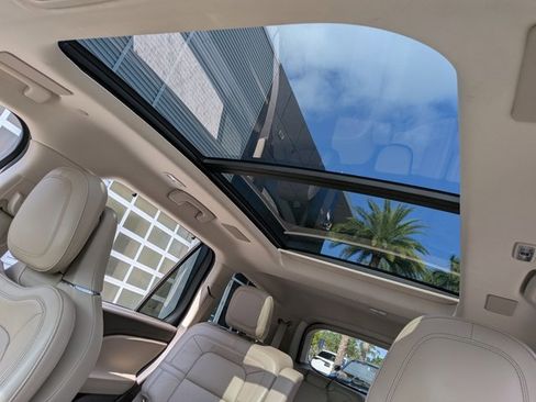 Used 2020 Lincoln Aviator Reserve w/ Equipment Group 202A image 15