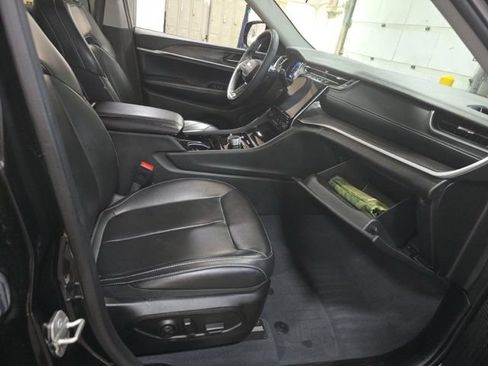 Used 2023 Jeep Grand Cherokee L Limited AWD/4WD image 11
