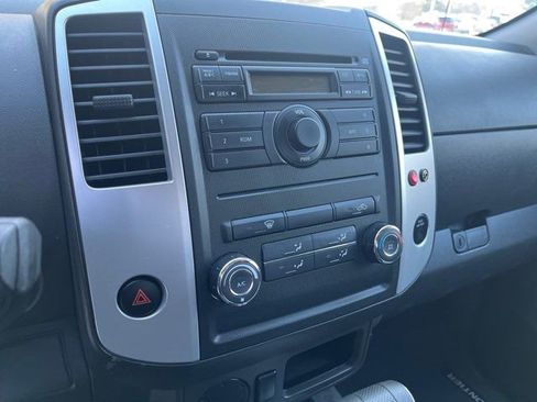 Used 2011 Nissan Frontier SV image 20