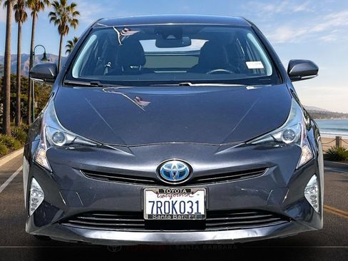 Used 2016 Toyota Prius Four Touring w/ Preferred Accessory Package FWD image 2