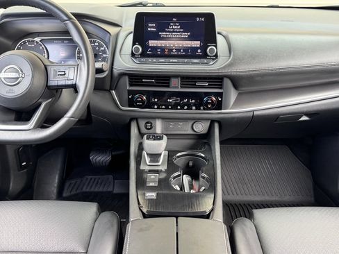 Used 2024 Nissan Rogue SV w/ SV Premium Package FWD image 4