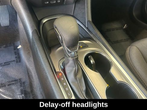 Used 2025 Chevrolet Malibu LT image 14