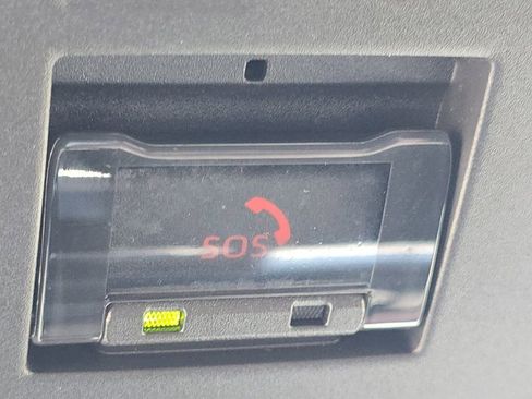 Used 2023 Toyota Prius LE image 6