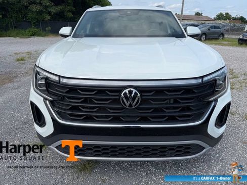 Used 2024 Volkswagen Atlas Cross Sport SE w/ Black Wheel Package FWD image 8