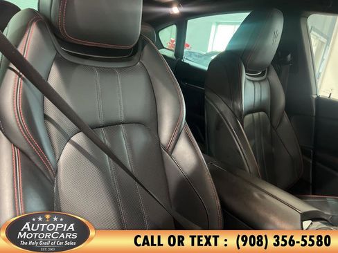 Used 2019 Maserati Levante GranSport image 13