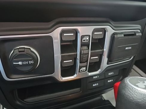 Used 2023 Jeep Wrangler Unlimited AWD/4WD image 66