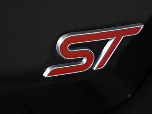 Used 2020 Ford Explorer ST w/ ST Street Pack image 2