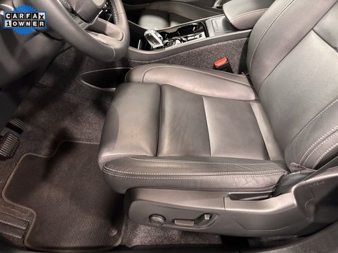 Certified 2025 Volvo XC40 B5 Plus image 11