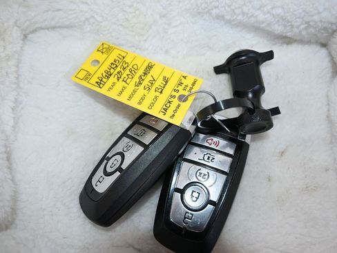 Used 2023 Ford Explorer XLT w/ Equipment Group 202A AWD/4WD image 24
