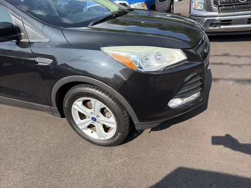 Used 2015 Ford Escape SE w/ Equipment Group 201A AWD/4WD image 2