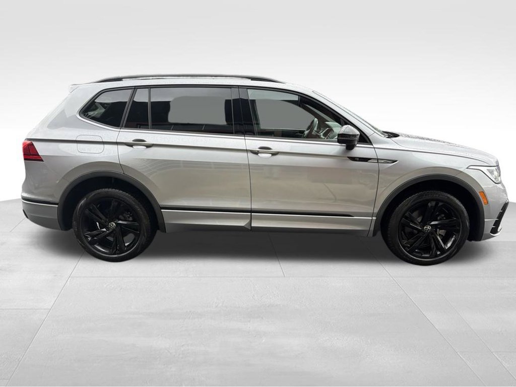 Used 2023 Volkswagen Tiguan SE R-Line FWD image 8