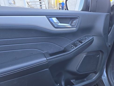 Used 2022 Ford Escape SEL image 10