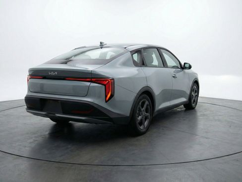 Used 2025 Kia K4 LXS image 9