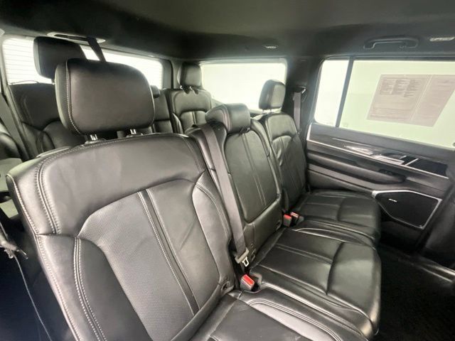 Used 2022 Jeep Wagoneer Series II AWD/4WD image 15