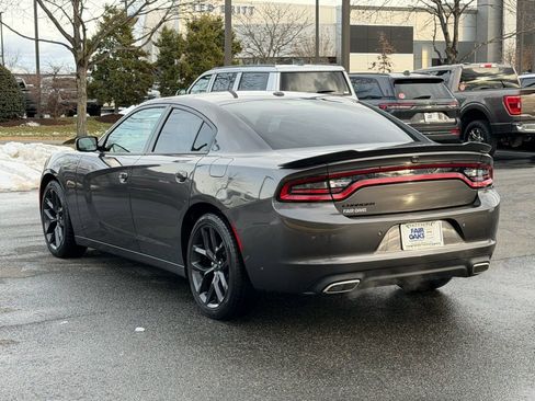 Used 2021 Dodge Charger SXT w/ Blacktop Package image 9