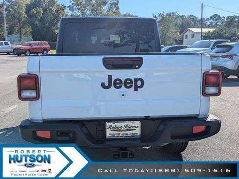 New 2024 Jeep Gladiator Sport image 8