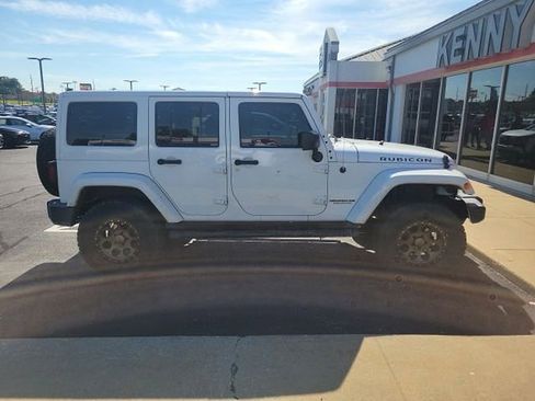 Used 2016 Jeep Wrangler Unlimited Rubicon w/ Dual Top Group AWD/4WD image 8