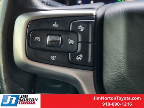 Used 2022 Chevrolet Tahoe Z71 w/ Luxury Package AWD/4WD image 27