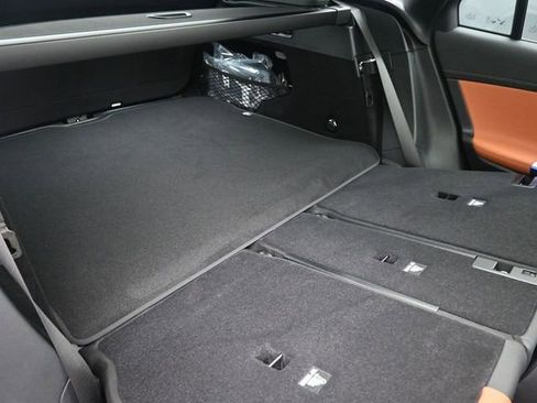 Used 2026 Mercedes-Benz GLC 300 image 29