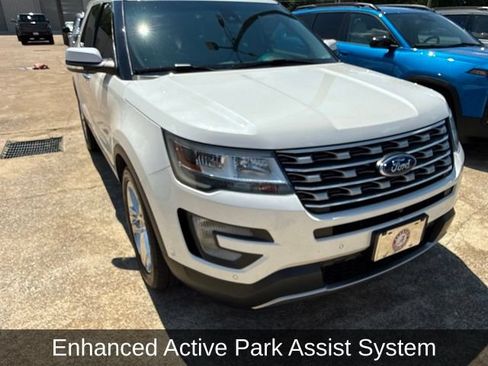Used 2017 Ford Explorer Limited w/ Equipment Group 301A FWD image 19
