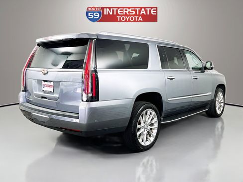 Used 2019 Cadillac Escalade ESV Luxury AWD/4WD image 7