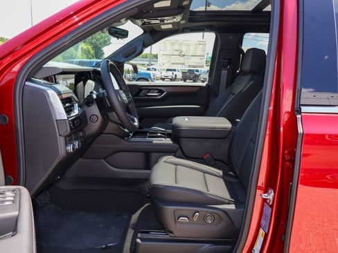 New 2026 GMC Yukon Denali w/ Advanced Technology Package AWD/4WD image 7