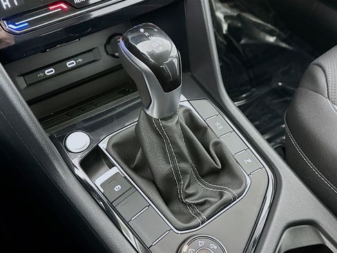 New 2026 Volkswagen Taos SEL image 17